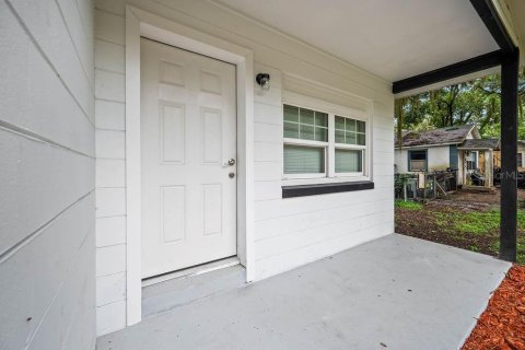 House in Orlando, Florida 2 bedrooms, 75.99 sq.m. № 2409904 - photo 11