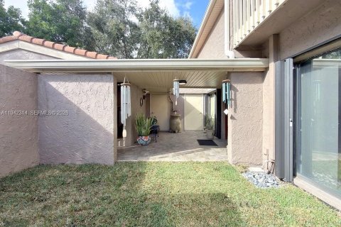 Condominio en venta en Hollywood, Florida, 3 dormitorios, 218.32 m2 № 2000693 - foto 3