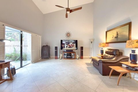 Condominio en venta en Hollywood, Florida, 3 dormitorios, 218.32 m2 № 2000693 - foto 11