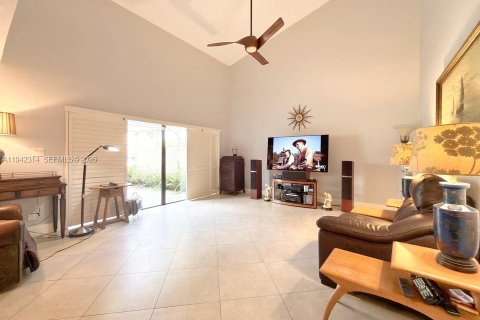 Condominio en venta en Hollywood, Florida, 3 dormitorios, 218.32 m2 № 2000693 - foto 13