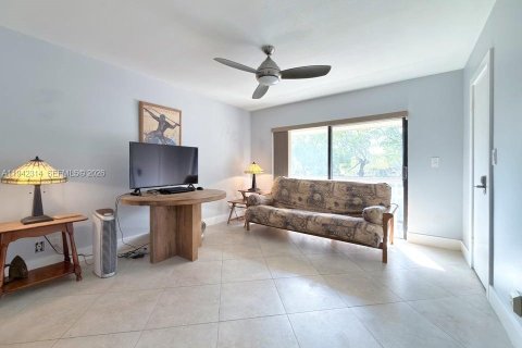 Condominio en venta en Hollywood, Florida, 3 dormitorios, 218.32 m2 № 2000693 - foto 28