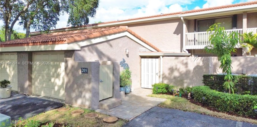 Condominio en Hollywood, Florida, 3 dormitorios  № 2000693