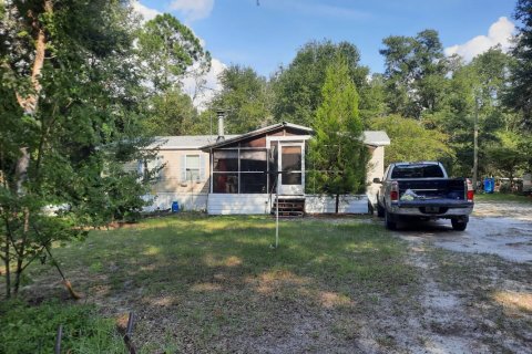 House in Fort White, Florida 3 bedrooms, 126.35 sq.m. № 770039 - photo 1