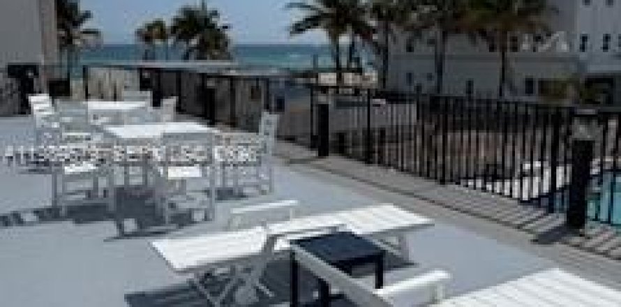 Immobilier commercial à Hollywood, Floride 39.02 m2 № 2051606