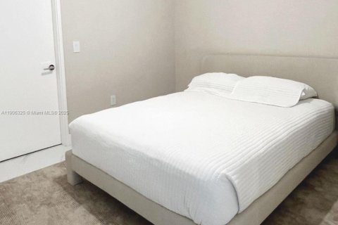 Condo in Miami, Florida, 1 bedroom  № 2082008 - photo 14