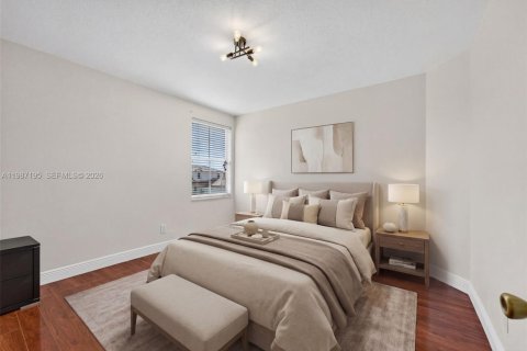 House in Pembroke Pines, Florida 3 bedrooms, 185.62 sq.m. № 2046633 - photo 10