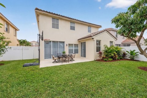 House in Pembroke Pines, Florida 3 bedrooms, 185.62 sq.m. № 2046633 - photo 25