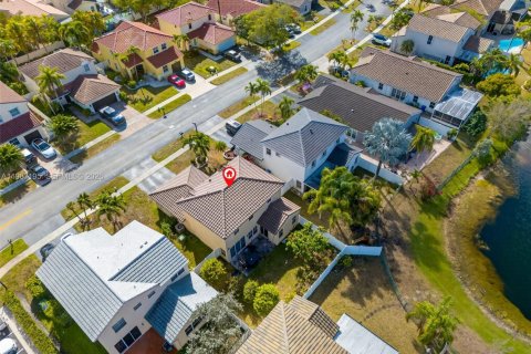 House in Pembroke Pines, Florida 3 bedrooms, 185.62 sq.m. № 2046633 - photo 27