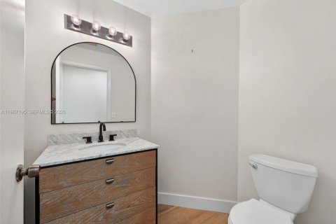 House in Pembroke Pines, Florida 3 bedrooms, 185.62 sq.m. № 2046633 - photo 14