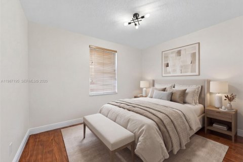 House in Pembroke Pines, Florida 3 bedrooms, 185.62 sq.m. № 2046633 - photo 8