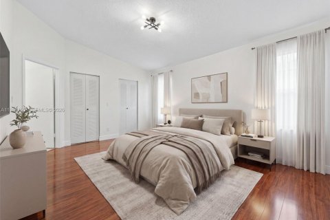 House in Pembroke Pines, Florida 3 bedrooms, 185.62 sq.m. № 2046633 - photo 12