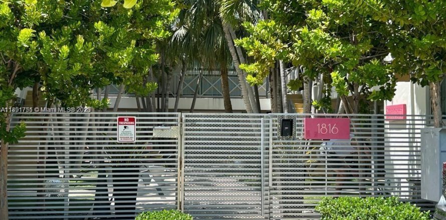 Condo in Miami Beach, Florida, 2 bedrooms  № 2021575