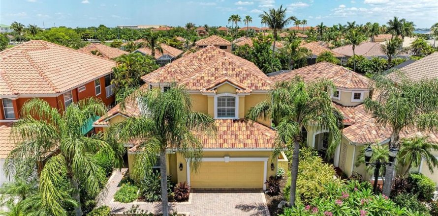 Villa ou maison à Palmetto, Floride 4 chambres, 274.43 m2 № 2147701