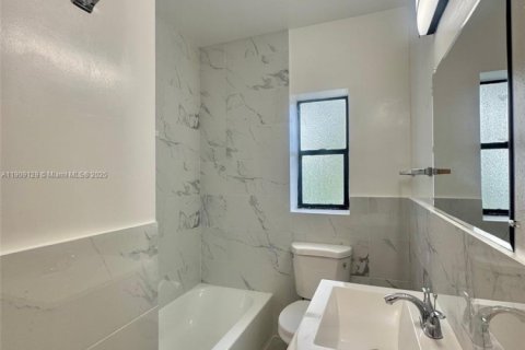 Propiedad comercial en venta en Miami, Florida, 204.76 m2 № 1964433 - foto 21