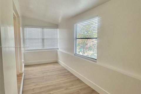 Propiedad comercial en venta en Miami, Florida, 204.76 m2 № 1964433 - foto 16