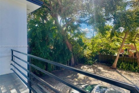 Propiedad comercial en venta en Miami, Florida, 204.76 m2 № 1964433 - foto 9