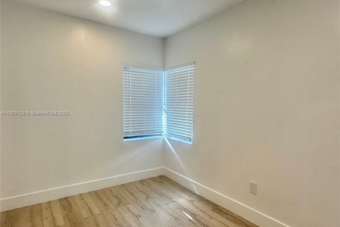 Propiedad comercial en venta en Miami, Florida, 204.76 m2 № 1964433 - foto 26