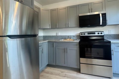 Propiedad comercial en venta en Miami, Florida, 204.76 m2 № 1964433 - foto 12