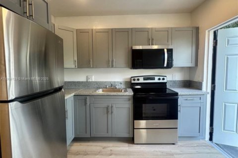 Propiedad comercial en venta en Miami, Florida, 204.76 m2 № 1964433 - foto 25