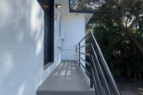 Propiedad comercial en venta en Miami, Florida, 204.76 m2 № 1964433 - foto 8
