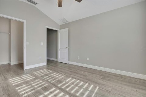 House in Land O' Lakes, Florida 2 bedrooms, 158.49 sq.m. № 2396308 - photo 27