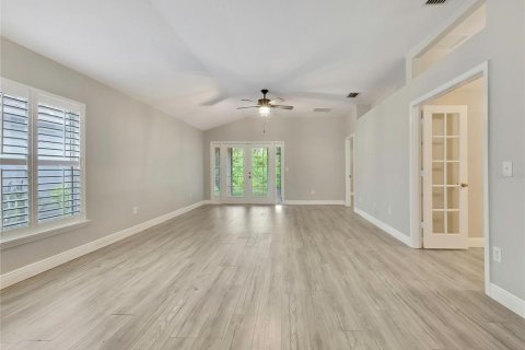 House in Land O' Lakes, Florida 2 bedrooms, 158.49 sq.m. № 2396308 - photo 12
