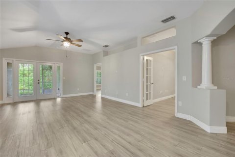 House in Land O' Lakes, Florida 2 bedrooms, 158.49 sq.m. № 2396308 - photo 15