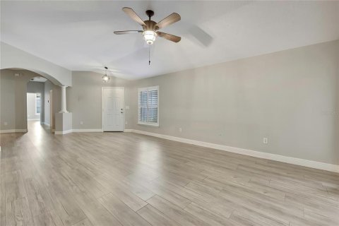 House in Land O' Lakes, Florida 2 bedrooms, 158.49 sq.m. № 2396308 - photo 13