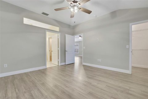 House in Land O' Lakes, Florida 2 bedrooms, 158.49 sq.m. № 2396308 - photo 19