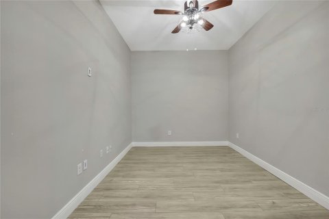 House in Land O' Lakes, Florida 2 bedrooms, 158.49 sq.m. № 2396308 - photo 17