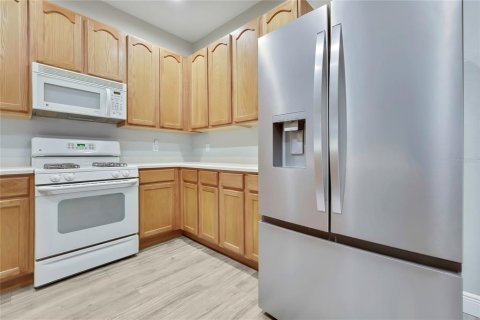 House in Land O' Lakes, Florida 2 bedrooms, 158.49 sq.m. № 2396308 - photo 8