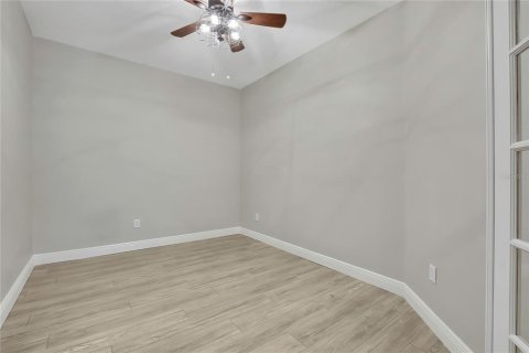 House in Land O' Lakes, Florida 2 bedrooms, 158.49 sq.m. № 2396308 - photo 16