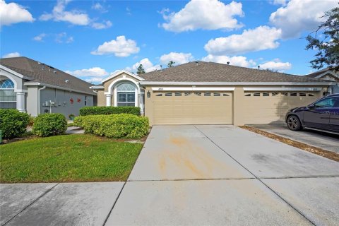 House in Land O' Lakes, Florida 2 bedrooms, 158.49 sq.m. № 2396308 - photo 2