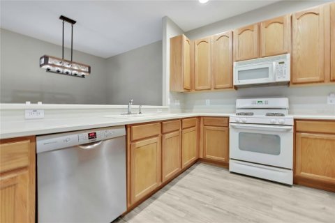 House in Land O' Lakes, Florida 2 bedrooms, 158.49 sq.m. № 2396308 - photo 7