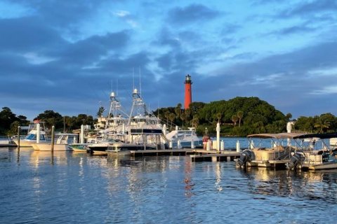 Condo in Jupiter, Florida, 2 bedrooms  № 1036074 - photo 1