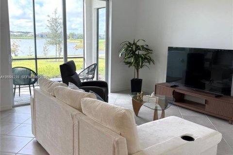 Condo in Ave Maria, Florida, 2 bedrooms  № 2068423 - photo 8