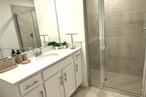 Condo in Ave Maria, Florida, 2 bedrooms  № 2068423 - photo 11
