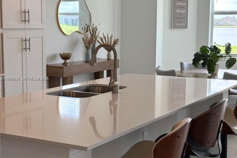 Condo in Ave Maria, Florida, 2 bedrooms  № 2068423