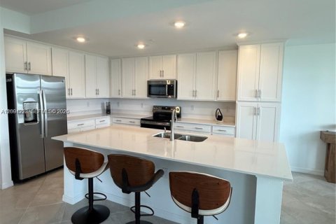 Condo in Ave Maria, Florida, 2 bedrooms  № 2068423 - photo 2