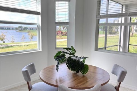 Condo in Ave Maria, Florida, 2 bedrooms  № 2068423 - photo 6