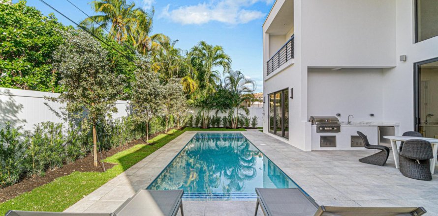 House in Boca Raton, Florida 5 bedrooms, 471.66 sq.m. № 805397