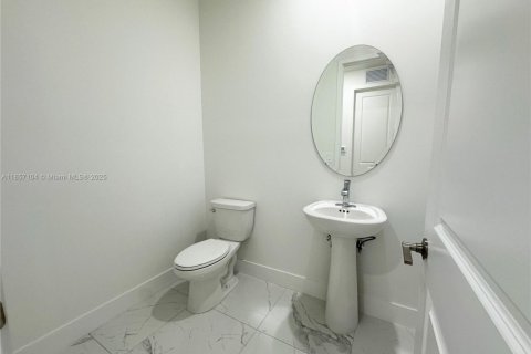 House in Davie, Florida 5 bedrooms, 361.2 sq.m. № 1882066 - photo 4