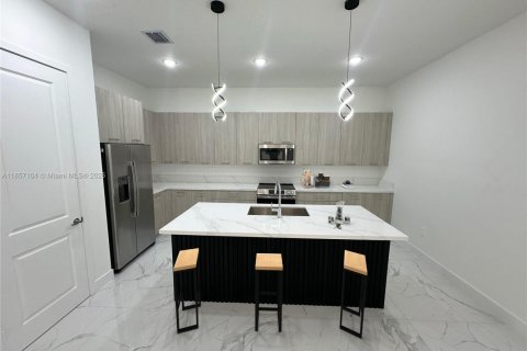 House in Davie, Florida 5 bedrooms, 361.2 sq.m. № 1882066 - photo 9