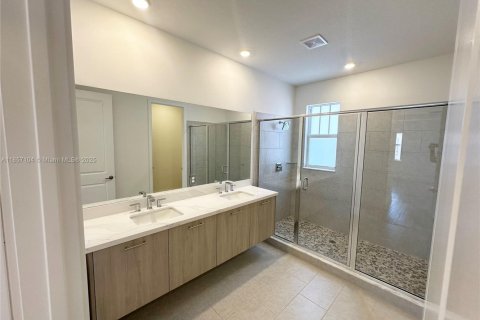 House in Davie, Florida 5 bedrooms, 361.2 sq.m. № 1882066 - photo 20