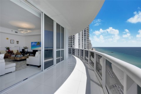 Condo in Sunny Isles Beach, Florida, 3 bedrooms  № 1692196 - photo 24