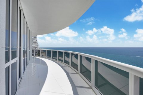 Condo in Sunny Isles Beach, Florida, 3 bedrooms  № 1692196 - photo 3