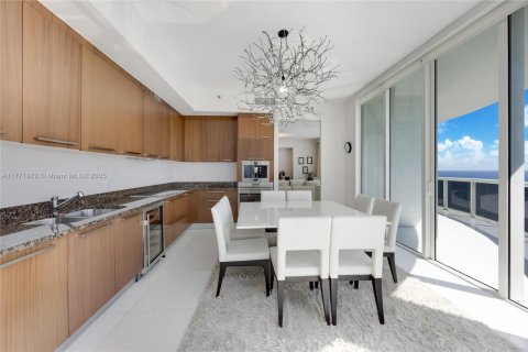 Condo in Sunny Isles Beach, Florida, 3 bedrooms  № 1692196 - photo 20