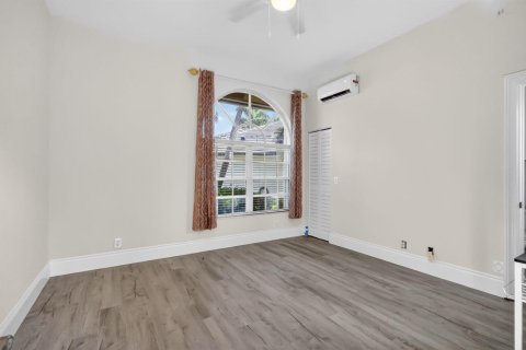 House in Boynton Beach, Florida 3 bedrooms, 220.09 sq.m. № 2083704 - photo 5
