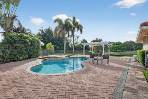 House in Boynton Beach, Florida 3 bedrooms, 220.09 sq.m. № 2083704 - photo 15