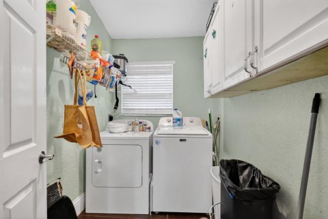 House in Boynton Beach, Florida 3 bedrooms, 220.09 sq.m. № 2083704 - photo 13